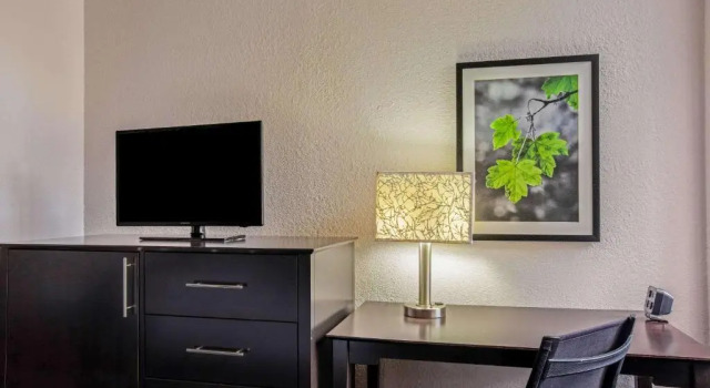 Номер Standard La Quinta by Wyndham Miami Lakes