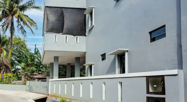 OYO 92524 dCost Homestay, Prenota Hotel Batam Center Batam