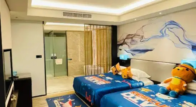 Семейный люкс Deluxe XANA Deluxe Hotel (Hotan Night Market Chuanyi)