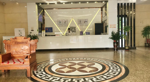 Wenxing Hotel Dongguan Qifeng Branch, Boek Hotel Hotels in Guangdong met parkeren, Parkeren