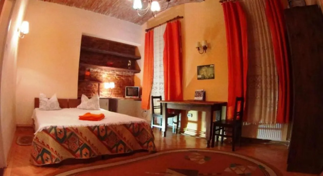 Brasov Apartment in Historic Center, Забронировать Апартаменты/квартира Отели Брашова с парковкой, рядом с Площадь городского совета, Парковка