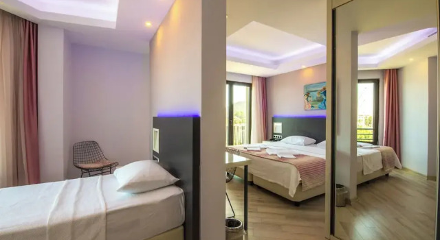 Standard Kolmen hengen huone parvekkeella merinäköala Datca Sapphire Hotel