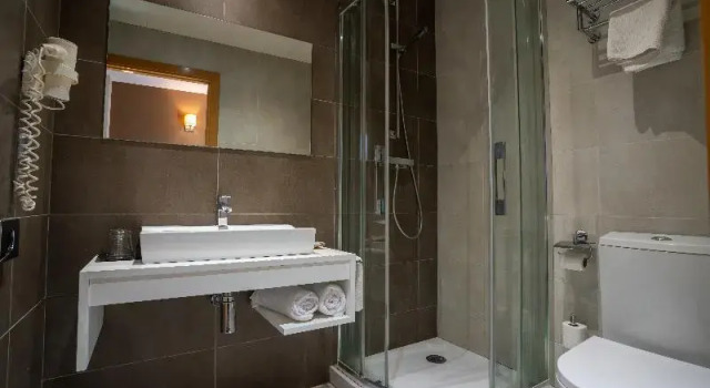 Одноместный номер Economy с балконом Hotel & Spa Golden Barcelona