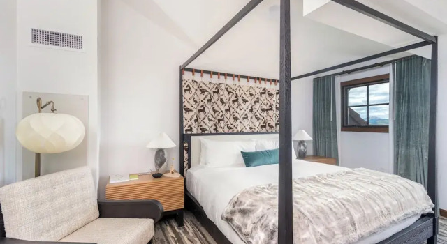 Номер Standard Пентхаус с 2 комнатами с видом на окрестности Madeline Hotel & Residences, Auberge Collection
