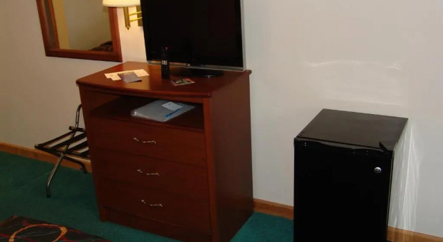 Четырёхместный номер Standard Super 8 by Wyndham Branson - Shepherd of the Hills Exwy