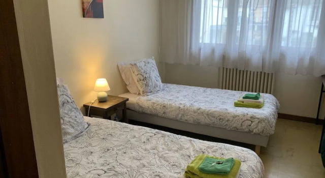 Villa Cecilia, Забронировать Вилла Отели Лурд с парковкой, рядом с Приходская церковь Сакре-Кёр, Парковка