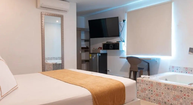 Полулюкс Infinity Hotel