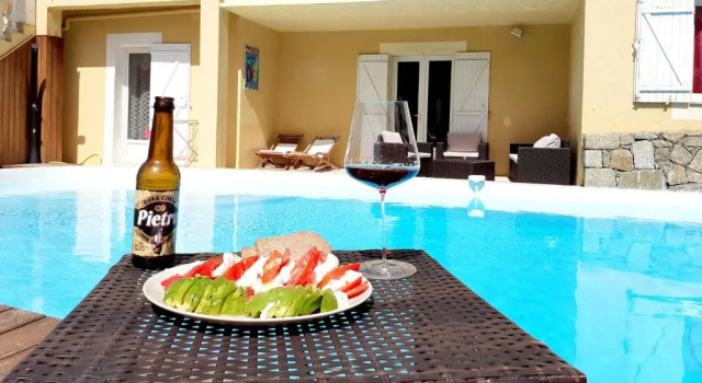 Villa SERENA, Varaa Villa  