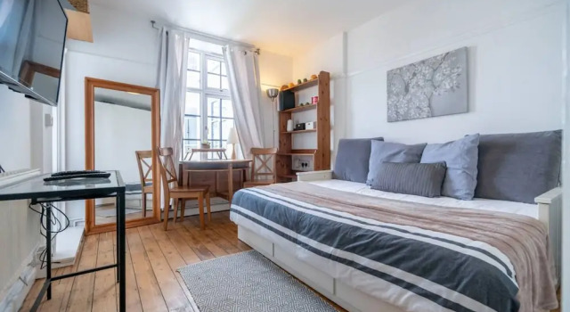 Plush Studio Flat in White City, Забронировать Отель Отели Англии 3 звезды, 3*