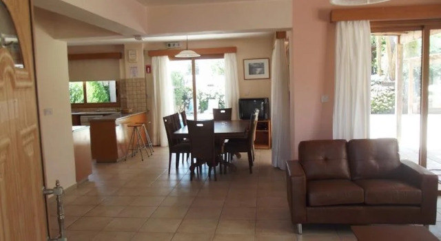 Dalia Villa, Boek Villa Peyia Paphos