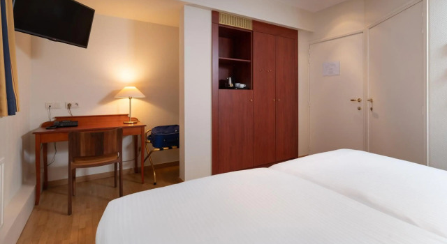 Rosenburg Hotel Brugge, Забронировать Отель Отели Брюгге 4 звезды, рядом с Guido Gezelle Museum, 4*