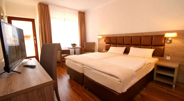 Strand Hotel Nordsee, Hotel Schnaugst, Забронировать Отель Отели Бутъядинген 3 звезды, рядом с Парк Нордзеекюсте, 3*