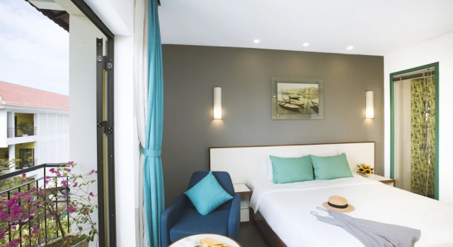 Двухместный номер Deluxe с балконом и с видом на город ÊMM Hotel Hoi An