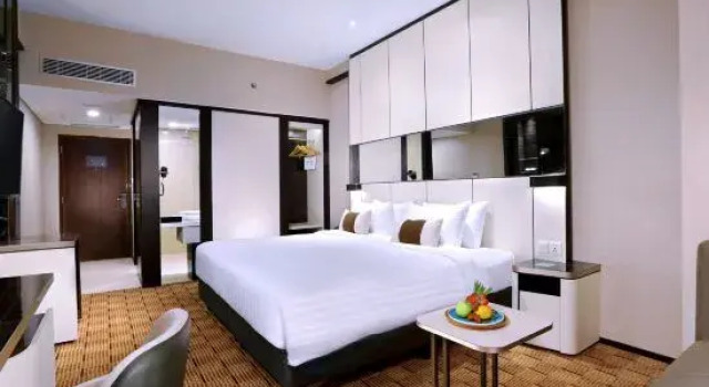 Номер Premier с видом на город The Alts Hotel