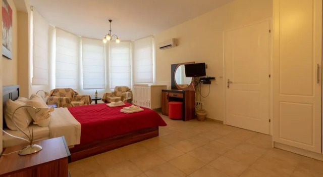 Villa Leo Dassia Corfu, Забронировать Вилла Отели периферии Ионических островов с бассейном, Бассейн