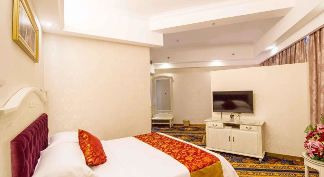 Vienna Hotel Guangxi Guilin Shifu Wanda, Book Hotel Hoteller i Lingui med parkering, Parkering