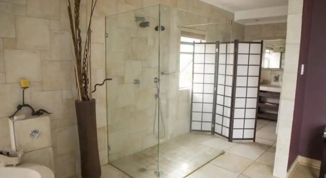 Номер Grand Misty Blue Bed and Breakfast
