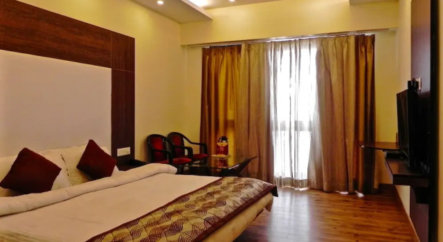 Номер Executive с балконом Hotel Mall Palace