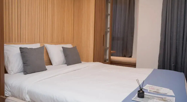 Студия Standard Cozy Studio Apartment at Sudimara Forestwalk