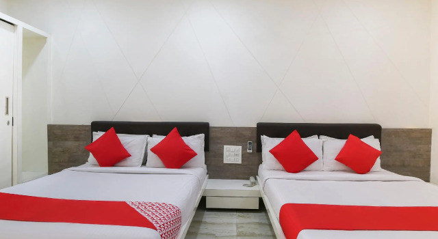 OYO 68433 Shiv Vatika Banquet & Rooms, Rezervovat Hotel Hotely v Gujarat s parkováním, Parkování