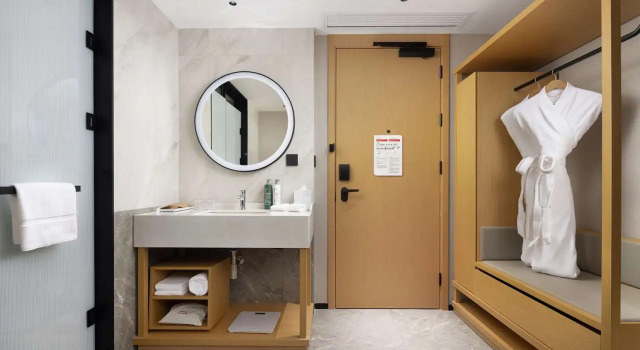 Двухместный номер Deluxe Hilton Garden Inn Dali Ancient City