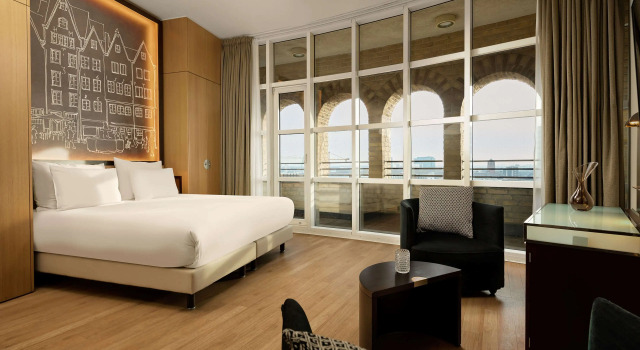 Wasserturm Hotel Cologne, Curio Collection by Hilton, Забронировать Отель Отели в центре Кельна с завтраком, отели в центре Кельна с завтраком