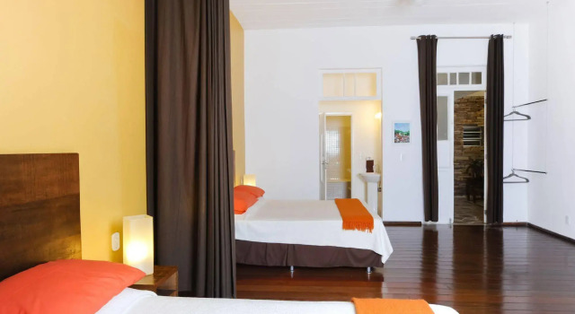 Casa Cool Beans B&B Santa Teresa, Забронировать Отель СПА-отели Рио-де-Жанейро, рядом с Арка Лаппа, SPA-услуги
