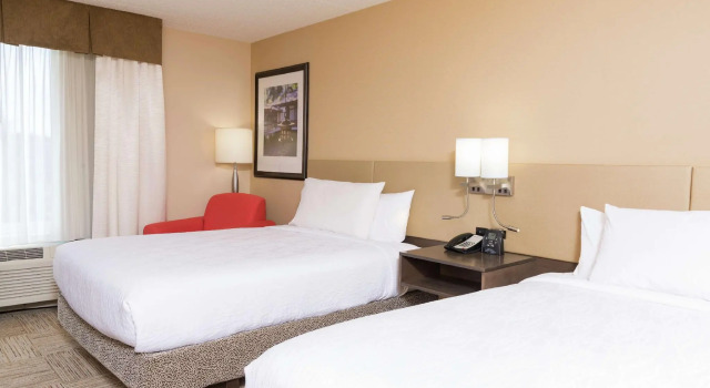 Четырёхместный номер Standard Hilton Garden Inn West Lafayette Wabash Landing