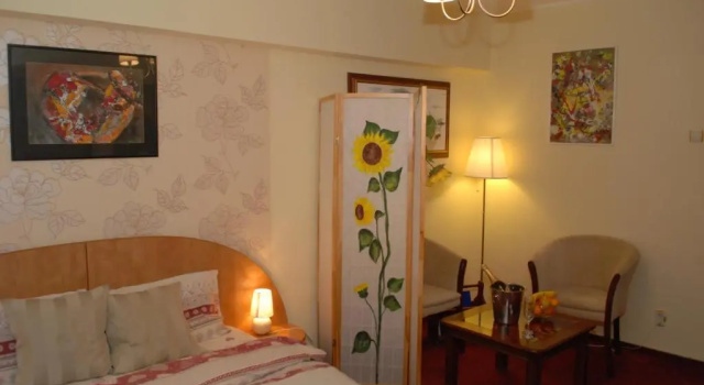 Студия Sunny Old Town Apartments