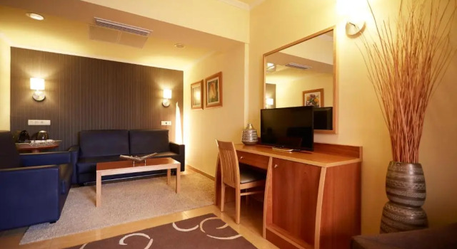 Полулюкс Invisa Hotel La Cala