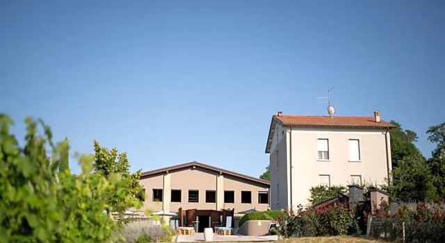 Oinoe La Città del Vino, Book Hotel Traversetolo Emilia-Romagna