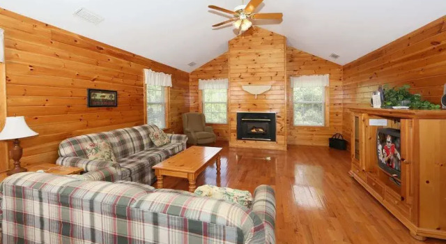 Cherry Blossom 11 3 Br cabin by RedAwning