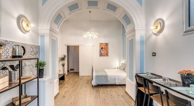 The Quarters Naples Apartment