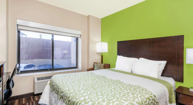 Days Inn & Suites by Wyndham Jamaica JFK Airport