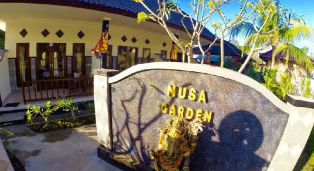 Nusa Garden Homestay, Забронировать Отель Отели Лембонган с парковкой, рядом с Пляж Нуса Лембонган, Парковка