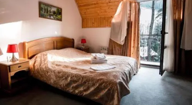 Karpatska Vezha, Rezerwuj Hotel Migowo Chernivtsi Region