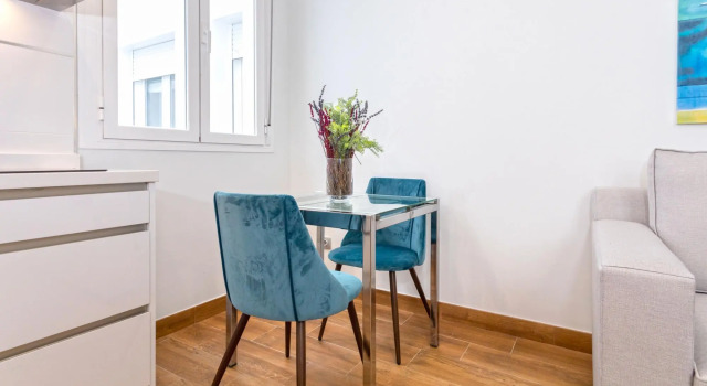 Modern 1 BD Apartment in the City Center Recaredo VII