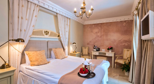The Town House - Adults Only
