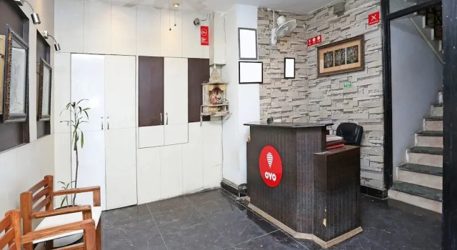 Hotel O F FIVE, Забронировать Отель Отели Нью-Дели с завтраком, Завтраки