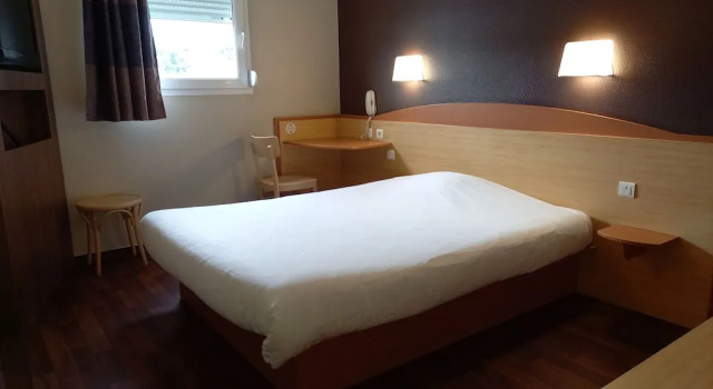 Номер Standard B&B HOTEL Saint-Etienne Monthieu