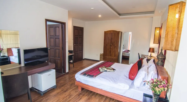 Двухместная студия с балконом и с видом на сад Woodside Inn & Serviced Apartments