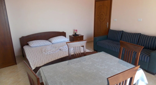 Hotel Erioni