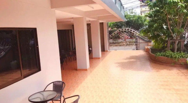 Семейный номер Standard Marin House Pattaya