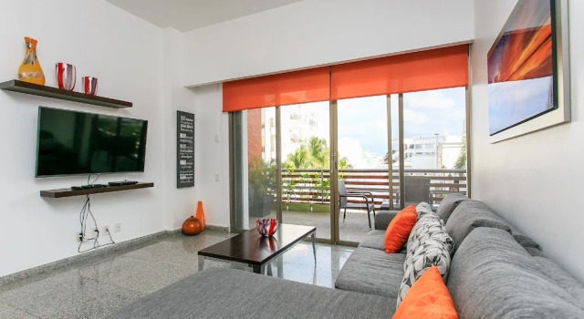 IN 03 2 Bedroom+ 6 people+ Mamitas Beach Area- 1block from beach Apts, Rezerwuj Apartament Playa del Carmen Quintana Roo