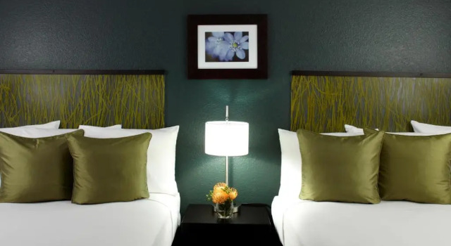 Четырёхместный номер Standard Skyline Island Colony Hotel