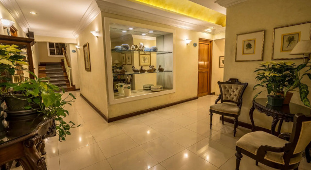 Hotel San Carlos, Rezervovat Hotel Hotely v Guatemala s parkováním, poblíž Oakland Mall, Parkování