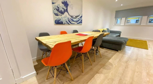 Large Modern 3 Bedroom Apartment - Free Parking, Забронировать Апартаменты/квартира Глазго 