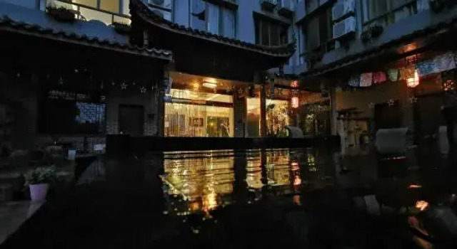 Nongyue Emei Shanju Hostel, Prenota Ostello Hotel a Sichuan con parcheggio, Parcheggio