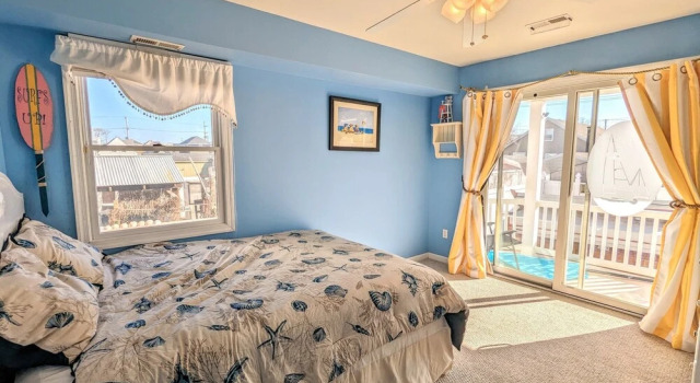 Коттедж Waves 'n Wooder by Avantstay Swimspa + Game Room, Walk to Beach