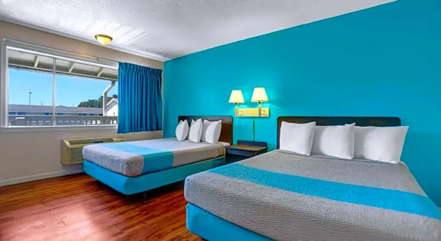 Шестиместный люкс Motel 6 Fort Bragg, CA